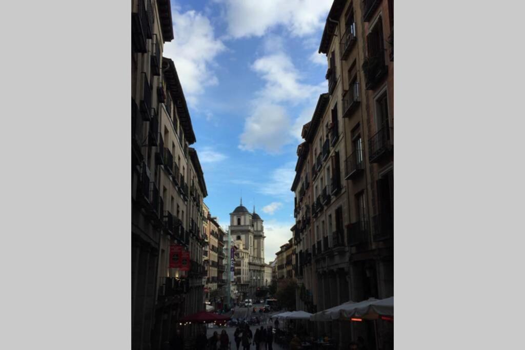 Апартаменты Plaza Mayor-Acogedor Apartamento En Edificio Historico Del Centro-Wifi Мадрид Экстерьер фото